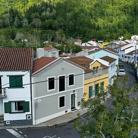 Casa Da Ribeira Holiday home