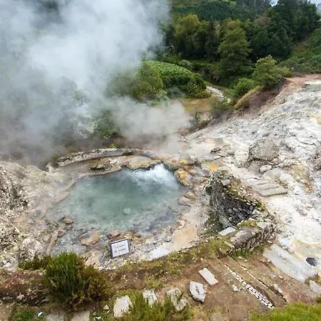 Casa Da Ribeira Semesterbostad Furnas (Azores)